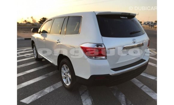 Buy Import Toyota Highlander White Car in Import - Dubai in Enga Buy Import Toyota Highlander White Car in Import - Dubai in Enga