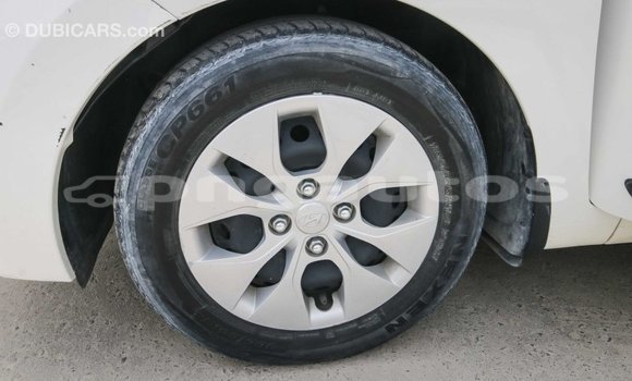 Buy Import Hyundai i10 White Car in Import - Dubai in Enga Buy Import Hyundai i10 White Car in Import - Dubai in Enga