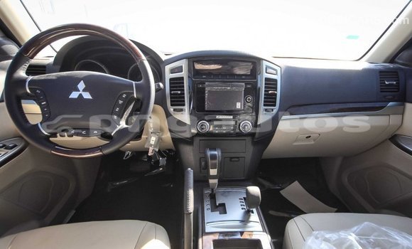 Buy Import Mitsubishi Pajero White Car in Import - Dubai in Enga Buy Import Mitsubishi Pajero White Car in Import - Dubai in Enga
