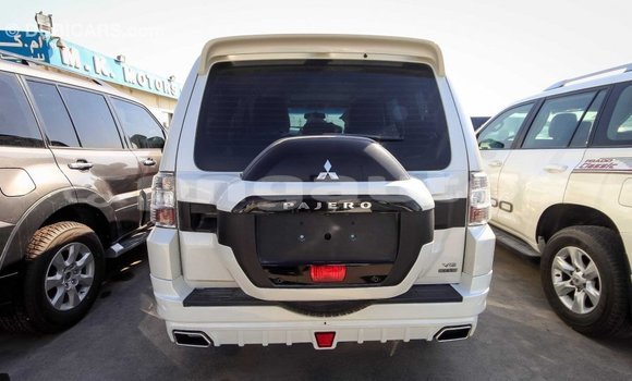 Buy Import Mitsubishi Pajero White Car in Import - Dubai in Enga Buy Import Mitsubishi Pajero White Car in Import - Dubai in Enga