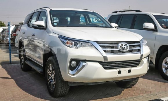 Buy Import Toyota Fortuner White Car in Import - Dubai in Enga Buy Import Toyota Fortuner White Car in Import - Dubai in Enga