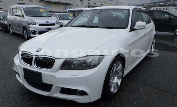Buy Used BMW 3Series White Car in Port Moresby in National Capital District
