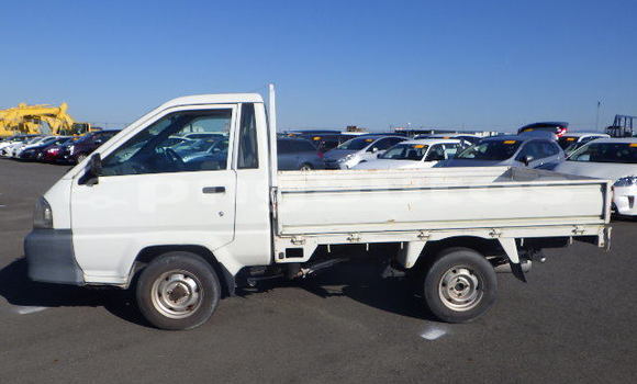 Buy Used Toyota TownAce White Car in Port Moresby in National Capital District Buy Used Toyota TownAce White Car in Port Moresby in National Capital District