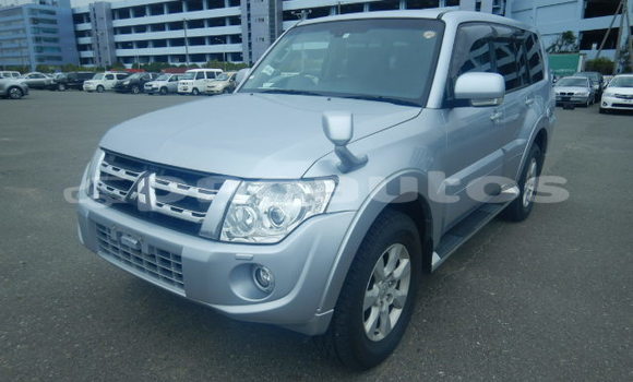 Buy Used Mitsubishi Pajero Silver Car in Port Moresby in National Capital District Buy Used Mitsubishi Pajero Silver Car in Port Moresby in National Capital District