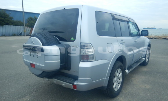 Buy Used Mitsubishi Pajero Silver Car in Port Moresby in National Capital District Buy Used Mitsubishi Pajero Silver Car in Port Moresby in National Capital District