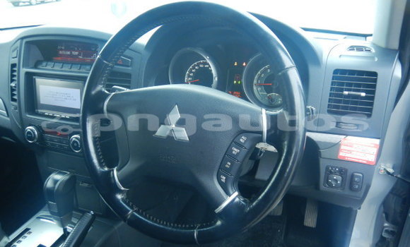 Buy Used Mitsubishi Pajero Silver Car in Port Moresby in National Capital District Buy Used Mitsubishi Pajero Silver Car in Port Moresby in National Capital District