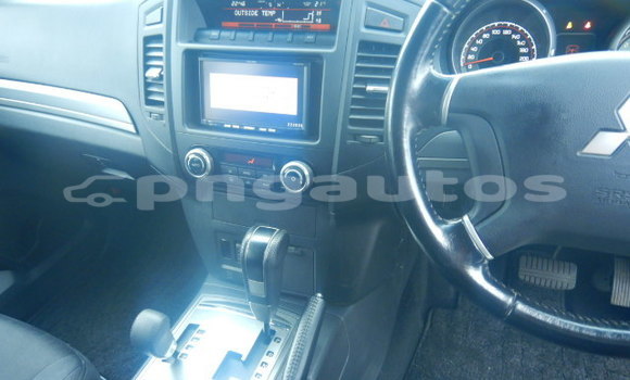 Buy Used Mitsubishi Pajero Silver Car in Port Moresby in National Capital District Buy Used Mitsubishi Pajero Silver Car in Port Moresby in National Capital District