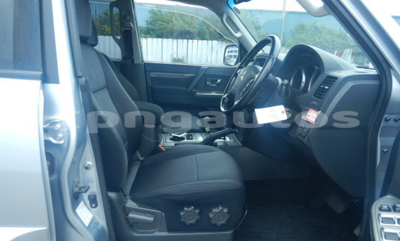 Buy Used Mitsubishi Pajero Silver Car in Port Moresby in National Capital District Buy Used Mitsubishi Pajero Silver Car in Port Moresby in National Capital District