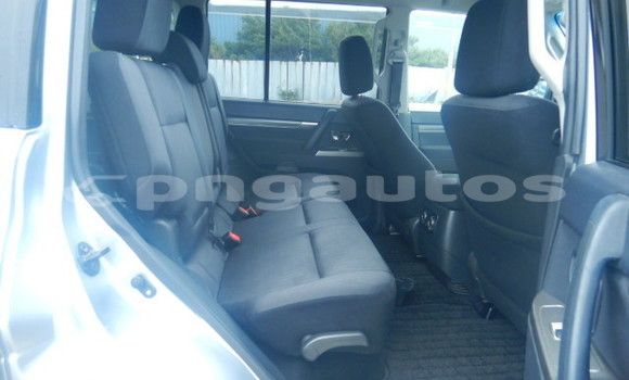 Buy Used Mitsubishi Pajero Silver Car in Port Moresby in National Capital District Buy Used Mitsubishi Pajero Silver Car in Port Moresby in National Capital District