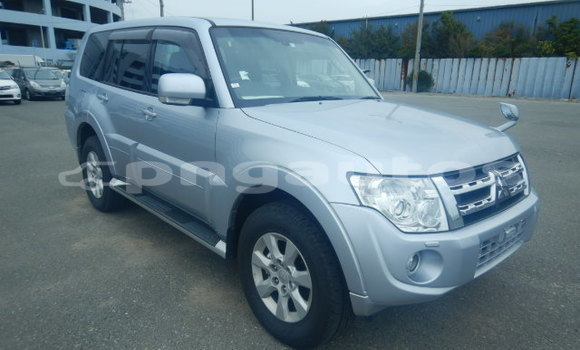 Buy Used Mitsubishi Pajero Silver Car in Port Moresby in National Capital District Buy Used Mitsubishi Pajero Silver Car in Port Moresby in National Capital District