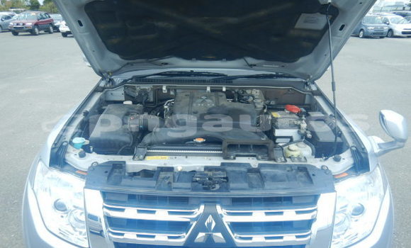 Buy Used Mitsubishi Pajero Silver Car in Port Moresby in National Capital District Buy Used Mitsubishi Pajero Silver Car in Port Moresby in National Capital District