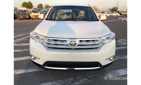 Buy Import Toyota Highlander White Car in Import - Dubai in Enga Buy Import Toyota Highlander White Car in Import - Dubai in Enga