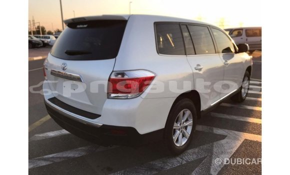 Buy Import Toyota Highlander White Car in Import - Dubai in Enga Buy Import Toyota Highlander White Car in Import - Dubai in Enga