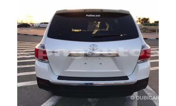 Buy Import Toyota Highlander White Car in Import - Dubai in Enga Buy Import Toyota Highlander White Car in Import - Dubai in Enga