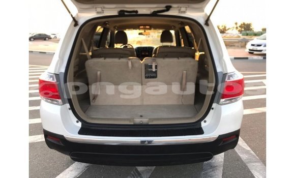 Buy Import Toyota Highlander White Car in Import - Dubai in Enga Buy Import Toyota Highlander White Car in Import - Dubai in Enga