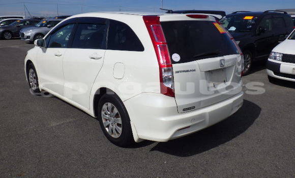 Buy Used Honda Stream White Car in Port Moresby in National Capital District Buy Used Honda Stream White Car in Port Moresby in National Capital District