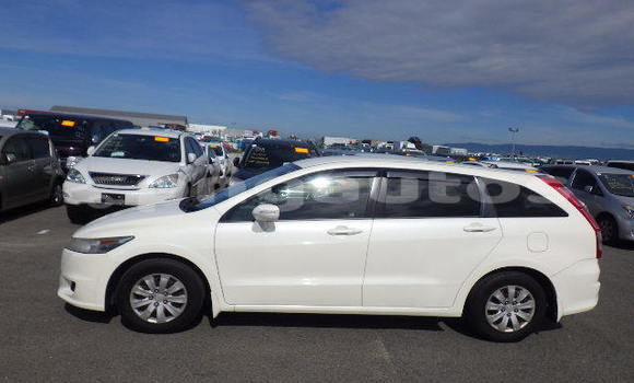 Buy Used Honda Stream White Car in Port Moresby in National Capital District Buy Used Honda Stream White Car in Port Moresby in National Capital District