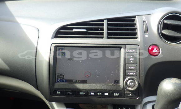 Buy Used Honda Stream White Car in Port Moresby in National Capital District Buy Used Honda Stream White Car in Port Moresby in National Capital District