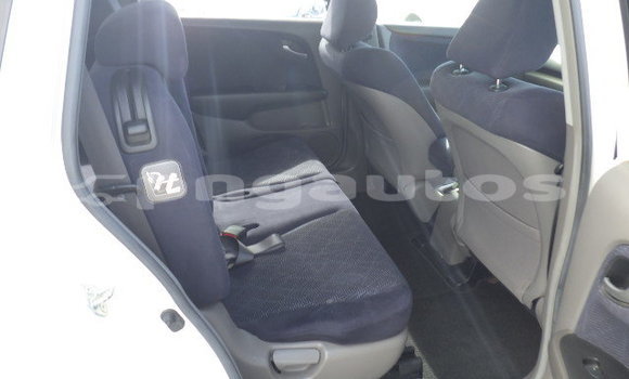 Buy Used Honda Stream White Car in Port Moresby in National Capital District Buy Used Honda Stream White Car in Port Moresby in National Capital District