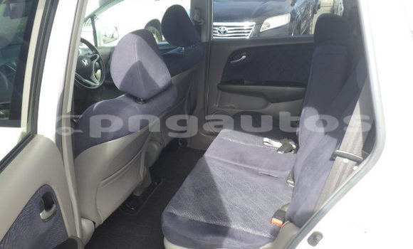 Buy Used Honda Stream White Car in Port Moresby in National Capital District Buy Used Honda Stream White Car in Port Moresby in National Capital District