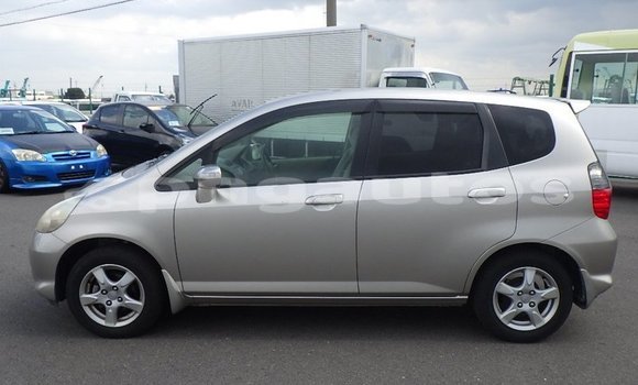 Buy Used Honda Fit Silver Car in Port Moresby in National Capital District Buy Used Honda Fit Silver Car in Port Moresby in National Capital District