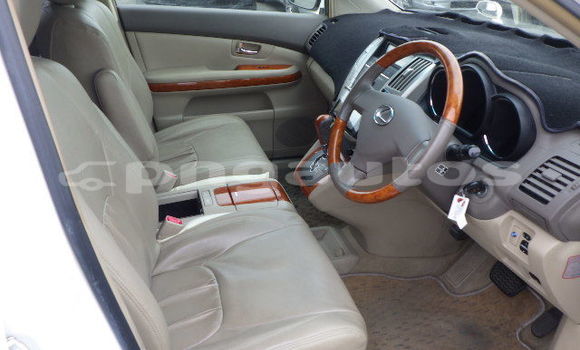 Buy Used Toyota Harrier White Car in Port Moresby in National Capital District Buy Used Toyota Harrier White Car in Port Moresby in National Capital District