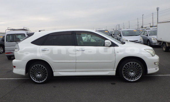 Buy Used Toyota Harrier White Car in Port Moresby in National Capital District Buy Used Toyota Harrier White Car in Port Moresby in National Capital District