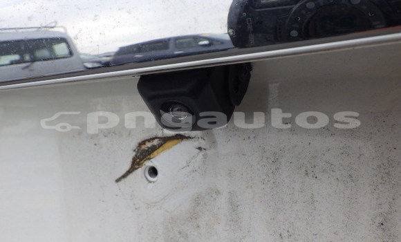 Buy Used Toyota Harrier White Car in Port Moresby in National Capital District Buy Used Toyota Harrier White Car in Port Moresby in National Capital District