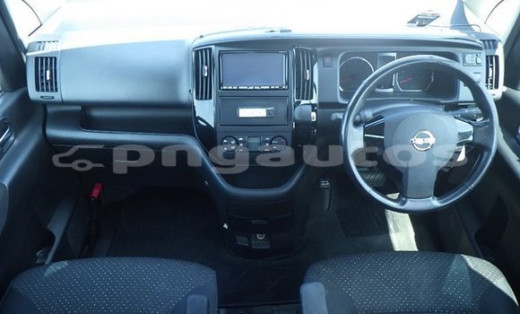 Buy Used Nissan Serena White Car in Port Moresby in National Capital District Buy Used Nissan Serena White Car in Port Moresby in National Capital District