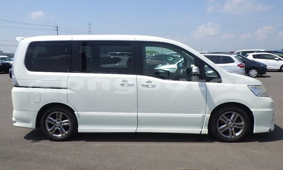 Buy Used Nissan Serena White Car in Port Moresby in National Capital District Buy Used Nissan Serena White Car in Port Moresby in National Capital District