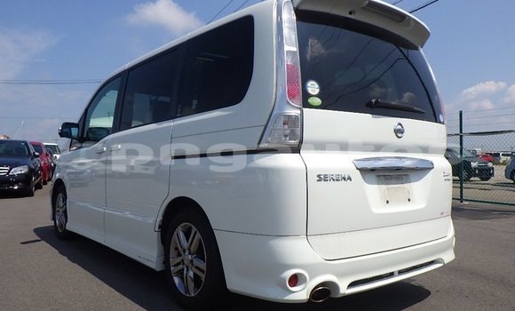 Buy Used Nissan Serena White Car in Port Moresby in National Capital District Buy Used Nissan Serena White Car in Port Moresby in National Capital District