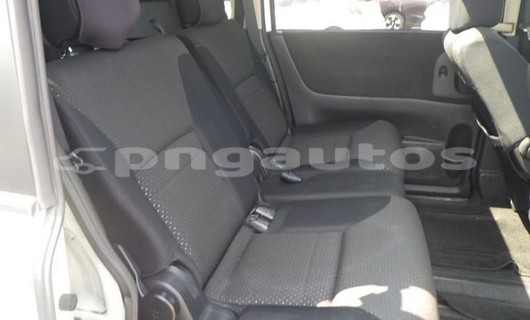 Buy Used Nissan Serena White Car in Port Moresby in National Capital District Buy Used Nissan Serena White Car in Port Moresby in National Capital District