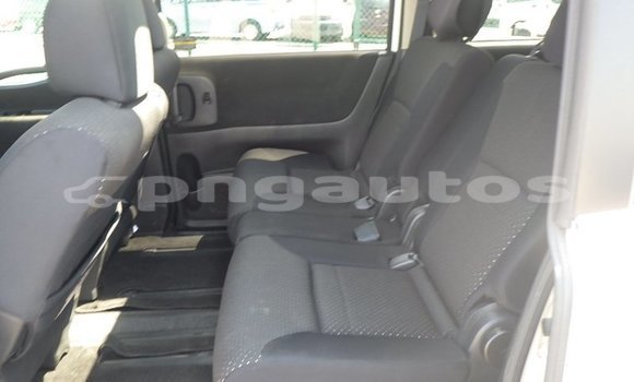 Buy Used Nissan Serena White Car in Port Moresby in National Capital District Buy Used Nissan Serena White Car in Port Moresby in National Capital District