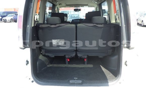 Buy Used Nissan Serena White Car in Port Moresby in National Capital District Buy Used Nissan Serena White Car in Port Moresby in National Capital District