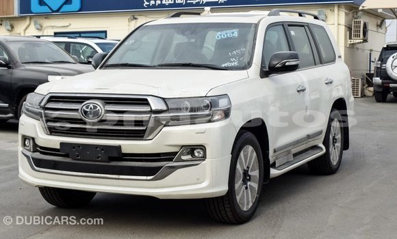 Buy Import Toyota Land Cruiser White Car in Import - Dubai in Enga Buy Import Toyota Land Cruiser White Car in Import - Dubai in Enga