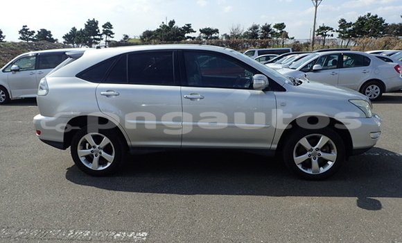 Buy Used Toyota Harrier Silver Car in Port Moresby in National Capital District Buy Used Toyota Harrier Silver Car in Port Moresby in National Capital District