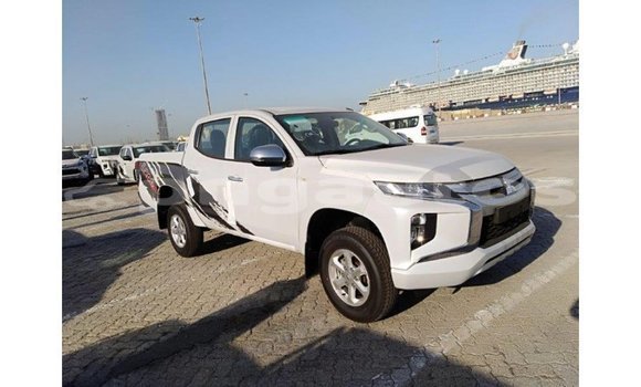 Buy Import Mitsubishi L200 White Car in Import - Dubai in Enga Buy Import Mitsubishi L200 White Car in Import - Dubai in Enga