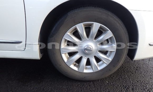 Buy Used Nissan Teana White Car in Port Moresby in National Capital District Buy Used Nissan Teana White Car in Port Moresby in National Capital District