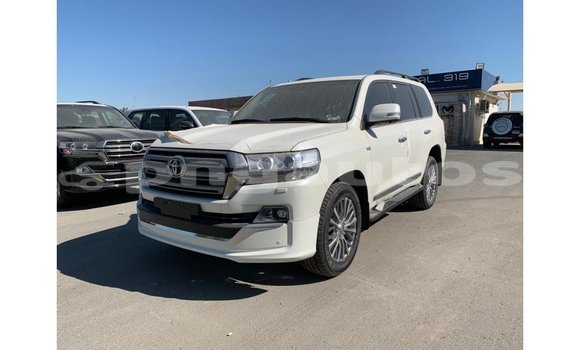 Buy Import Toyota Land Cruiser White Car in Import - Dubai in Enga Buy Import Toyota Land Cruiser White Car in Import - Dubai in Enga
