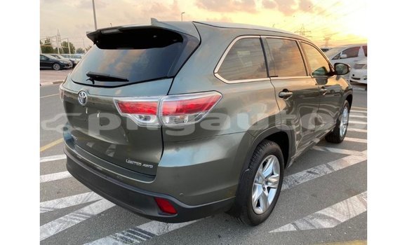 Buy Import Toyota Highlander Green Car in Import - Dubai in Enga Buy Import Toyota Highlander Green Car in Import - Dubai in Enga