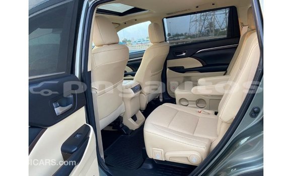 Buy Import Toyota Highlander Green Car in Import - Dubai in Enga Buy Import Toyota Highlander Green Car in Import - Dubai in Enga