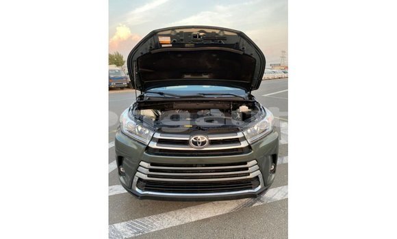 Buy Import Toyota Highlander Green Car in Import - Dubai in Enga Buy Import Toyota Highlander Green Car in Import - Dubai in Enga