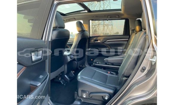 Buy Import Toyota Highlander Other Car in Import - Dubai in Enga Buy Import Toyota Highlander Other Car in Import - Dubai in Enga