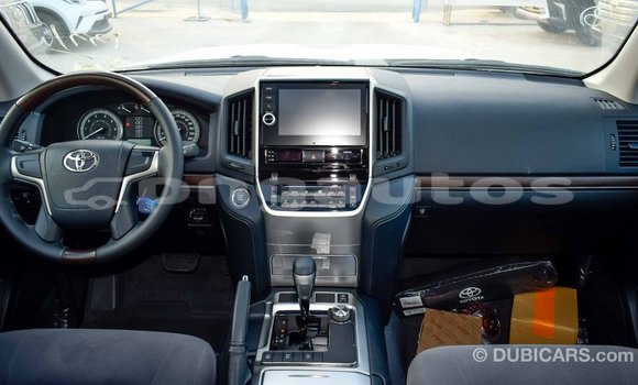 Buy Import Toyota Land Cruiser White Car in Import - Dubai in Enga Buy Import Toyota Land Cruiser White Car in Import - Dubai in Enga