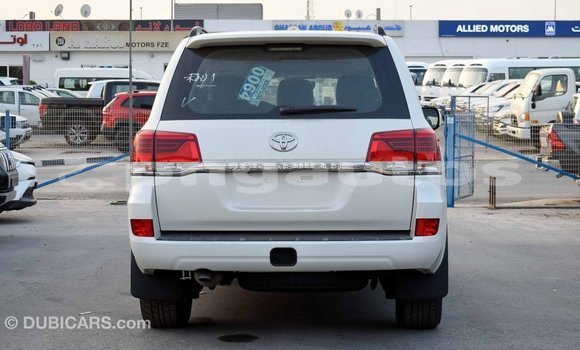 Buy Import Toyota Land Cruiser White Car in Import - Dubai in Enga Buy Import Toyota Land Cruiser White Car in Import - Dubai in Enga