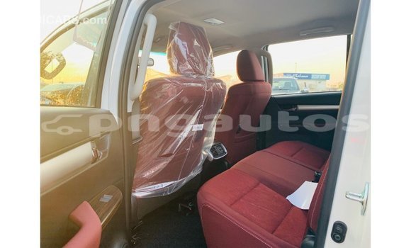Buy Import Toyota Hilux White Car in Import - Dubai in Enga Buy Import Toyota Hilux White Car in Import - Dubai in Enga
