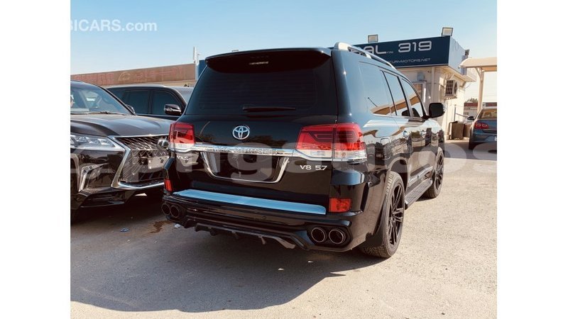 Big with watermark toyota land cruiser enga import dubai 4161