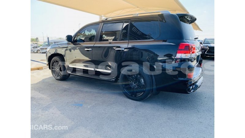 Big with watermark toyota land cruiser enga import dubai 4161