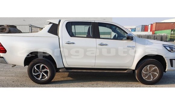 Buy Import Toyota Hilux White Car in Import - Dubai in Enga Buy Import Toyota Hilux White Car in Import - Dubai in Enga
