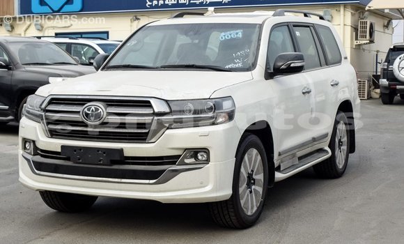 Buy Import Toyota Land Cruiser White Car in Import - Dubai in Enga Buy Import Toyota Land Cruiser White Car in Import - Dubai in Enga